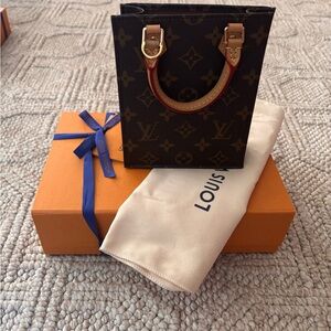 Louis Vuitton EUC Petit Sac Plac Classic Monogram